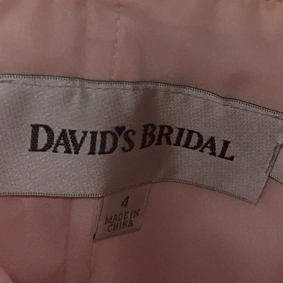 David’s Bridal Pink Bridesmaid/ Prom Dress Size 4 - Picture 4 of 6